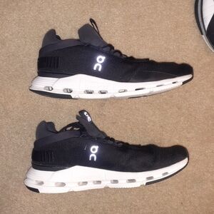 ON CLOUD MENS SHOES SZ. 11.5